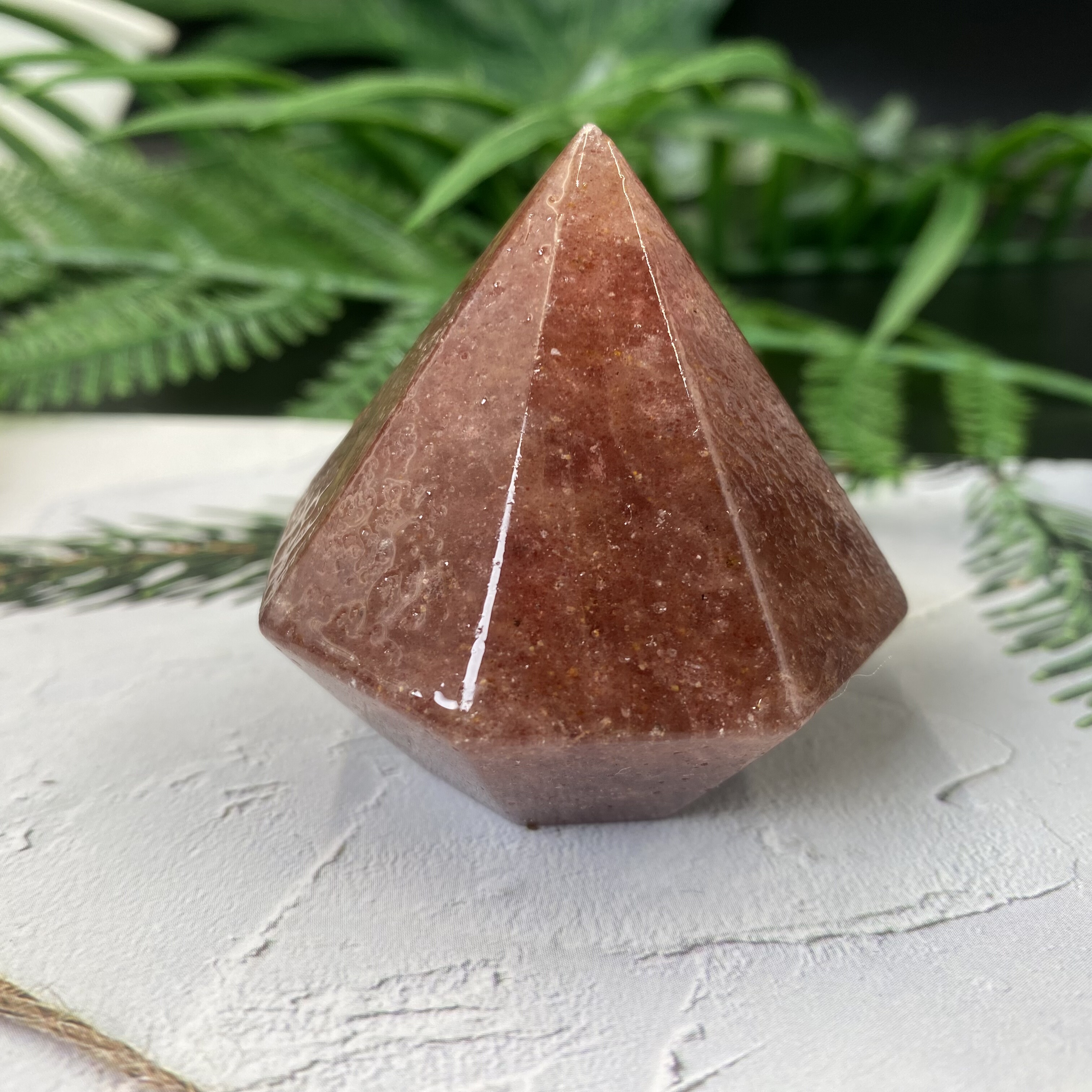 热销多种金字塔水晶塔赫尔矿石把玩件长约单尖柱活跃科普认知跨境