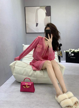 2026小香风针织连衣裙女年秋季新款重工显瘦千鸟格打底A字毛衣裙