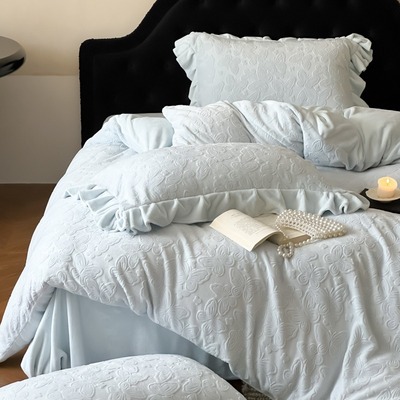 海门市蓝鸟纺织品厂冬季加厚消光纯色立体雕花牛奶绒四件套床单