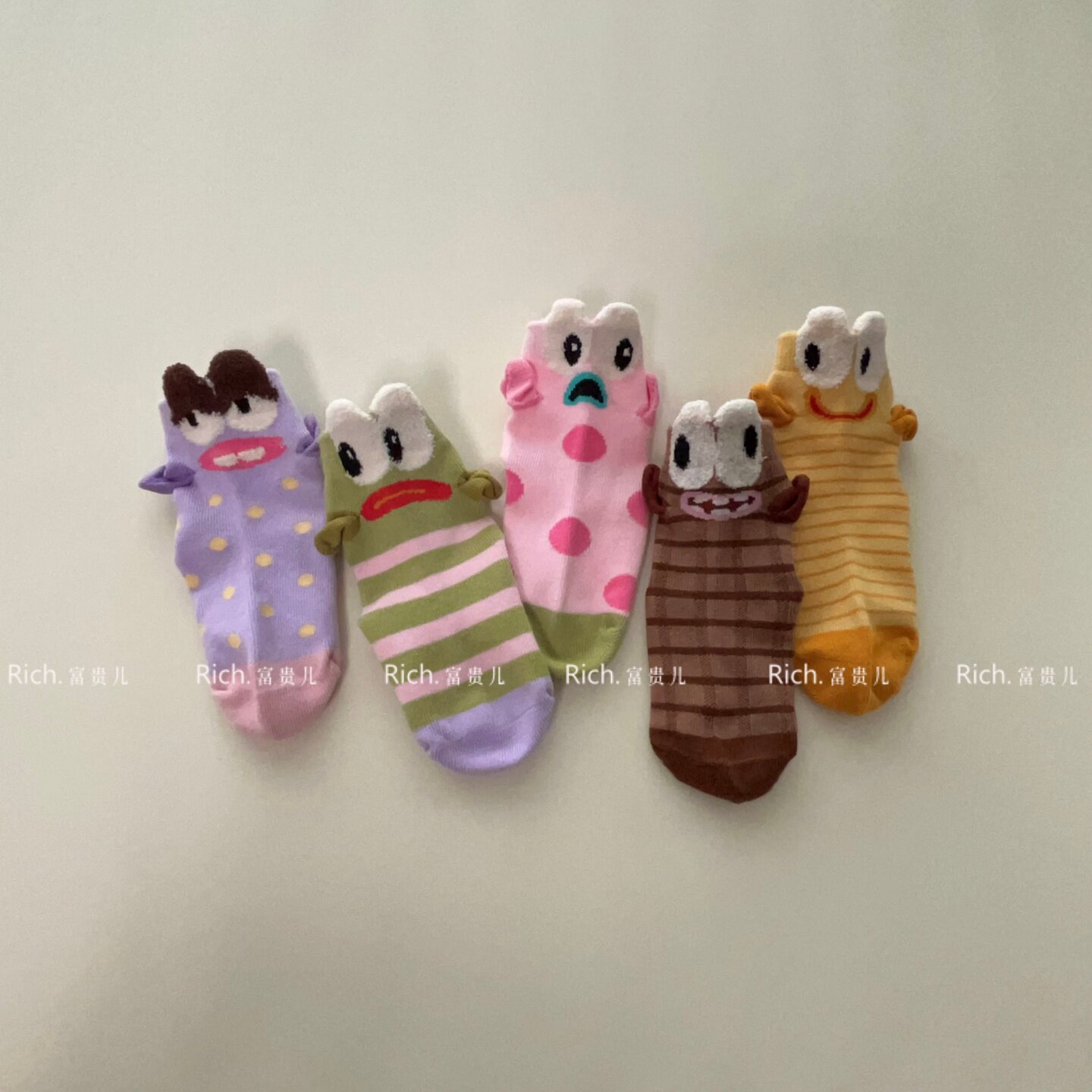 韩系儿童袜子秋冬新款无骨卡通棉袜女宝宝可爱大眼萌鱼表情中筒袜