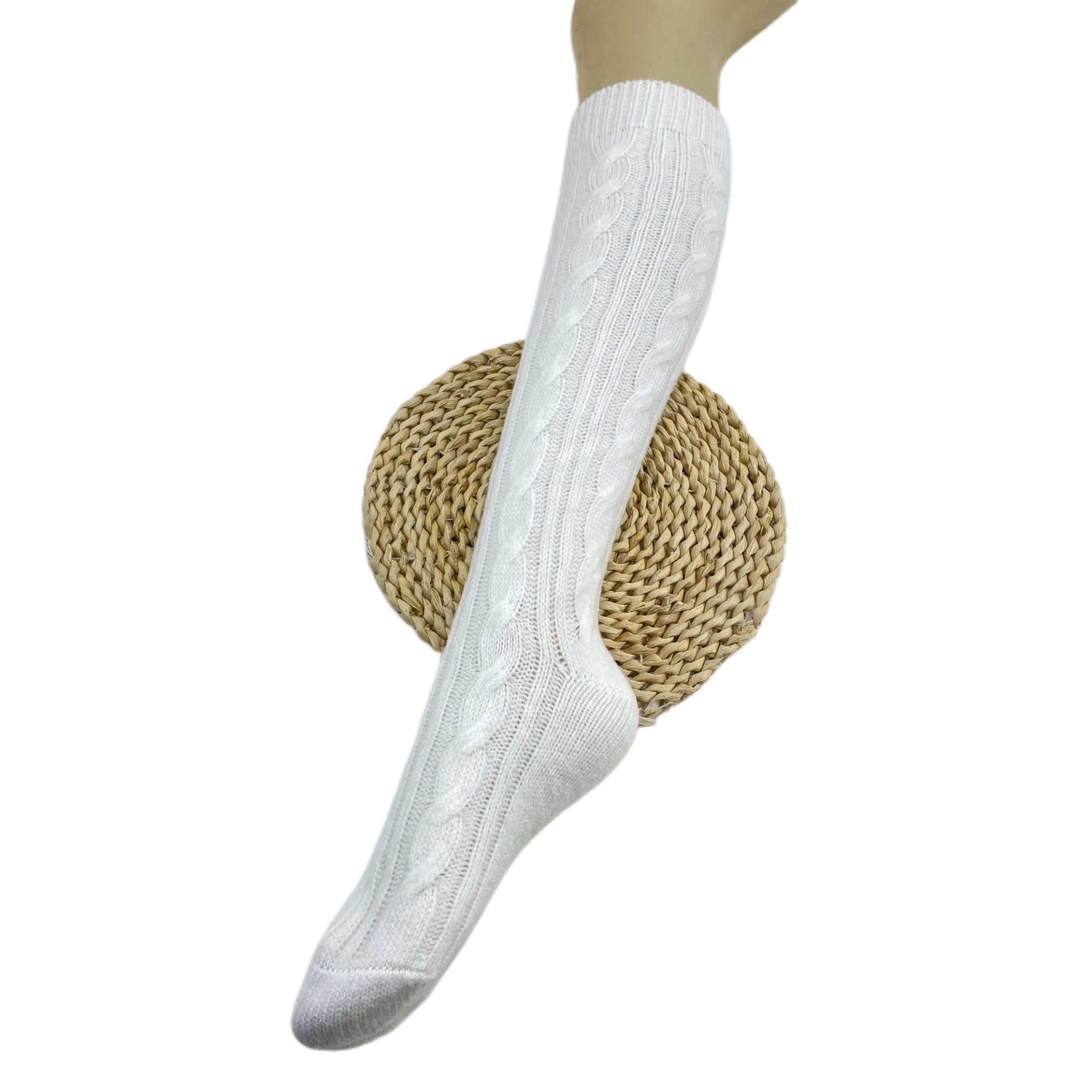 日系新款经典白色小腿袜子麻花纹路简约仿毛款保暖女袜