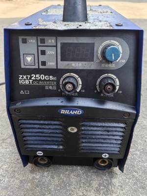 二手电焊机瑞凌ZX7250GS双电压电焊机，正常使用单机无配件。