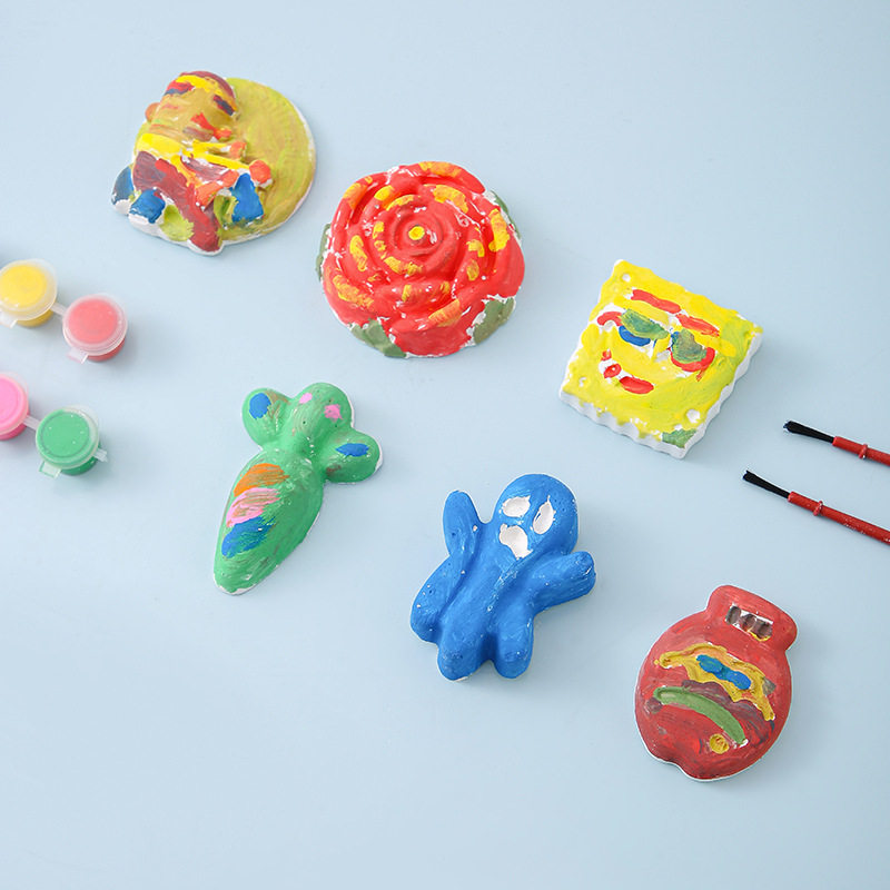 컬러 석고 인형 흰색 빈 DIY 손으로 그린 ??금형 유치원 어린이 낙서 그림 작은 선물