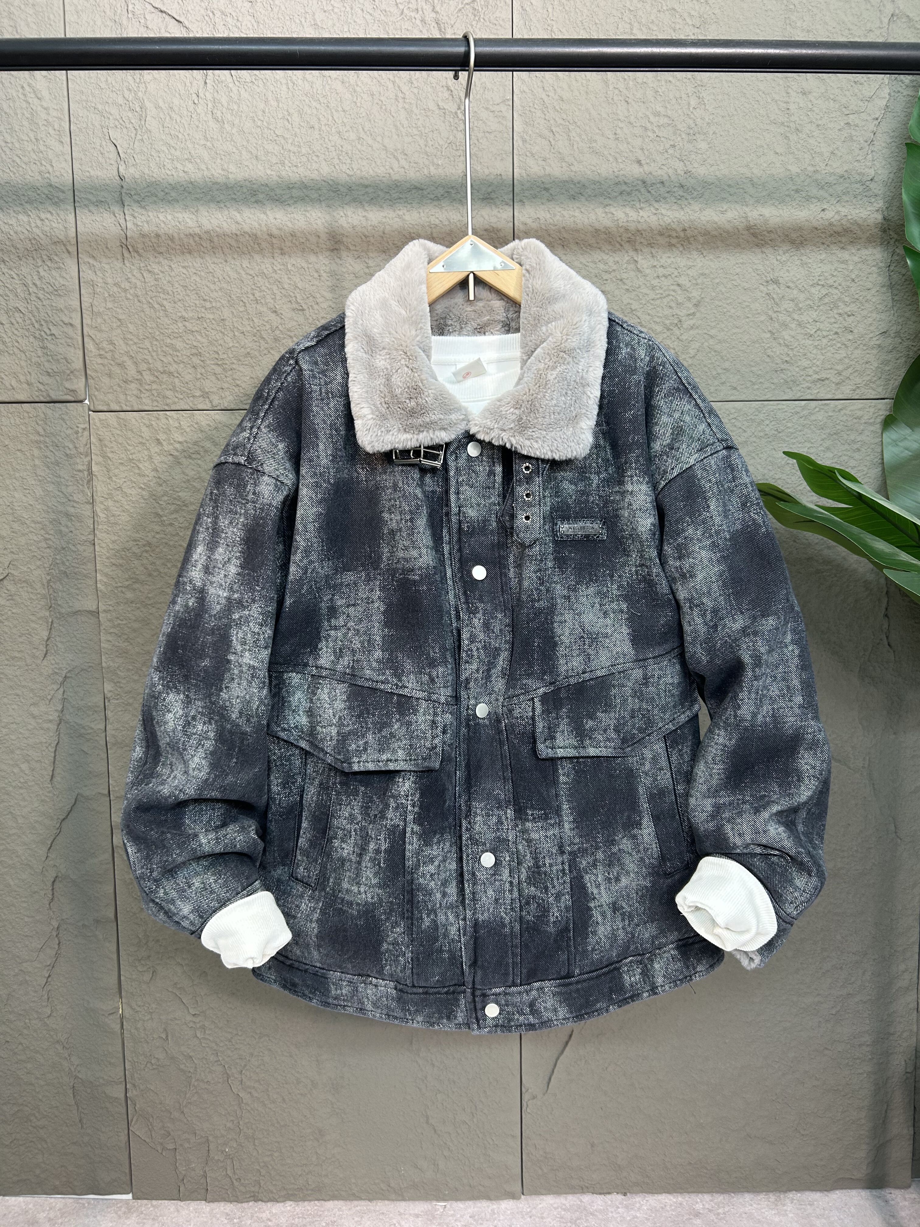 潮牌牛仔夹克加绒加厚冬季保暖洗水扎染翻领外套宽松男女情侣