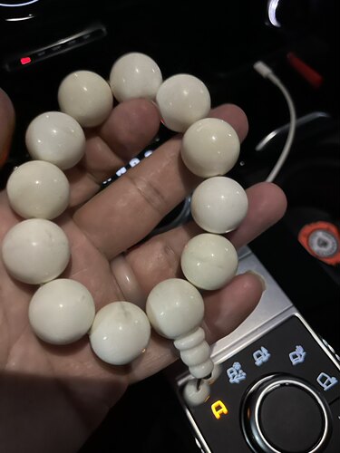 西藏玉石手把件男士手串把件把玩原石籽料藏瓷牙齿白石来运转