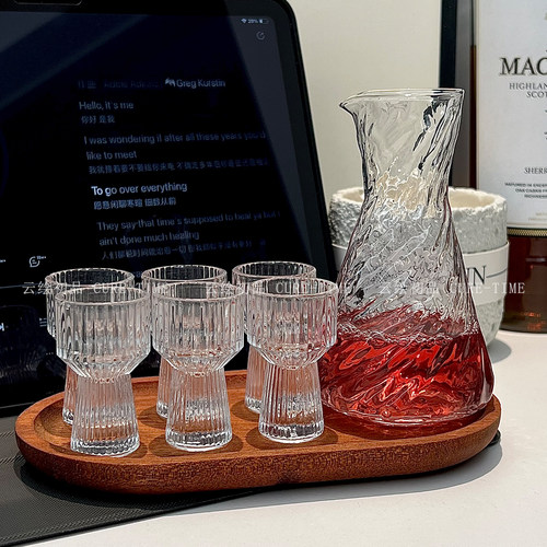 小酒杯白酒杯分酒壶酒具套装锥形竖纹分酒器加厚一口杯玻璃