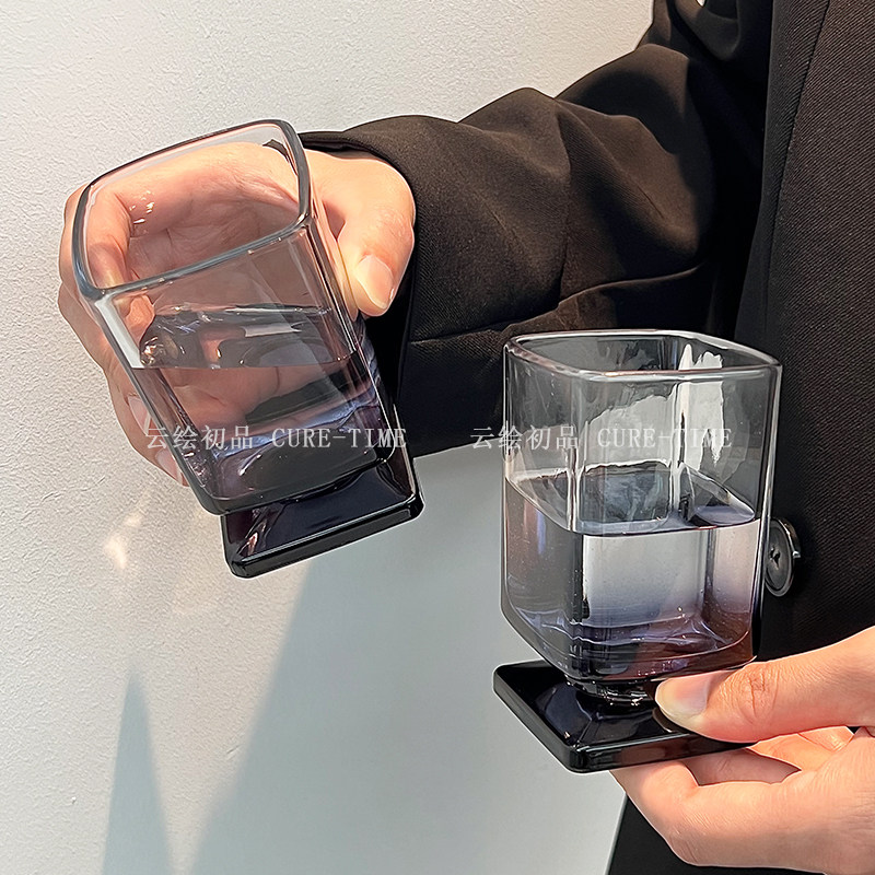 中古小众设计渐变黑色玻璃杯
