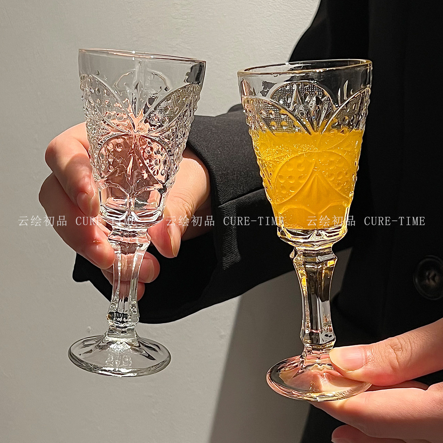 云绘初品复古浮雕钻石高脚葡萄酒