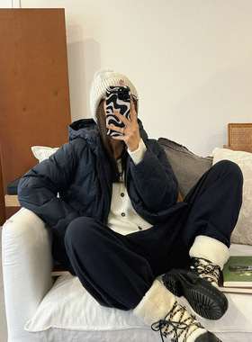 Tania 90白鸭绒简约压胶女士工艺白鸭绒长袖连帽25秋冬羽绒服外套