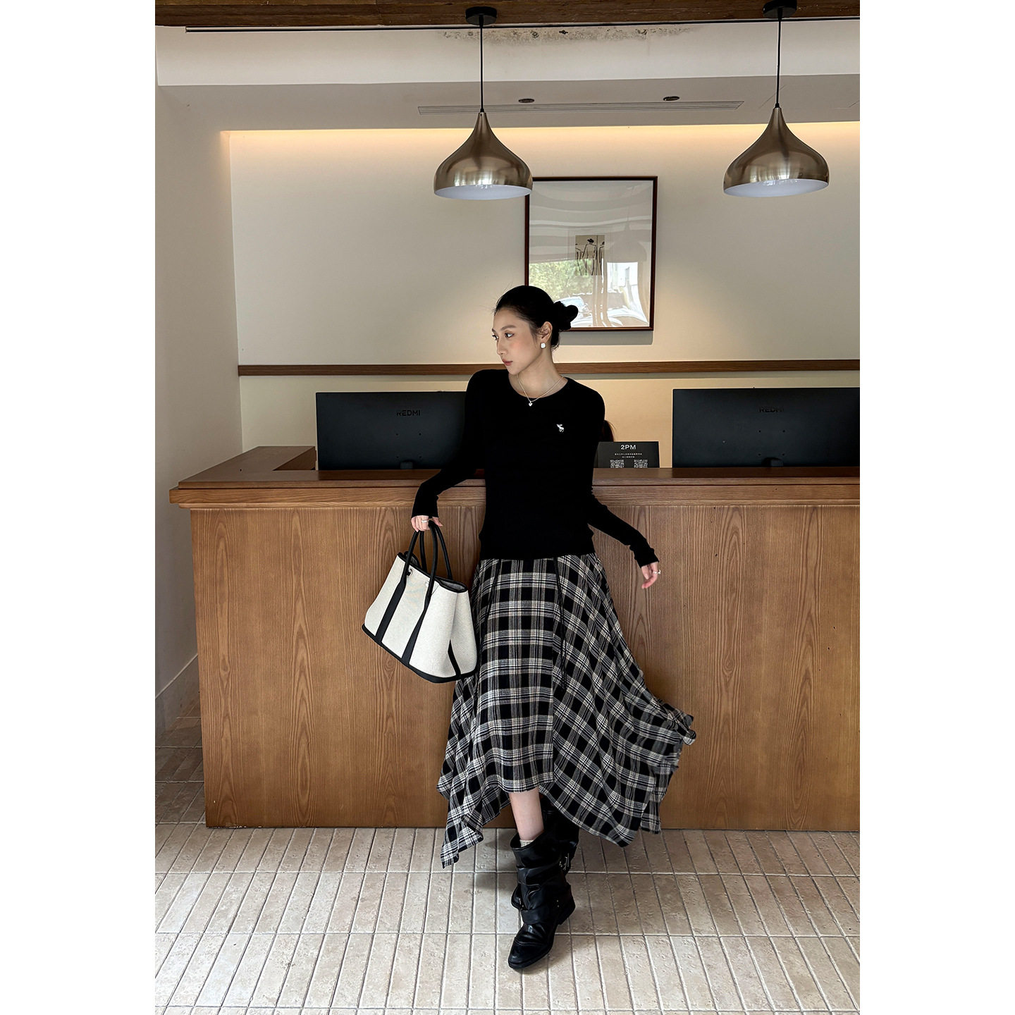 日系小鹿刺绣羊毛修身针织衫女图片