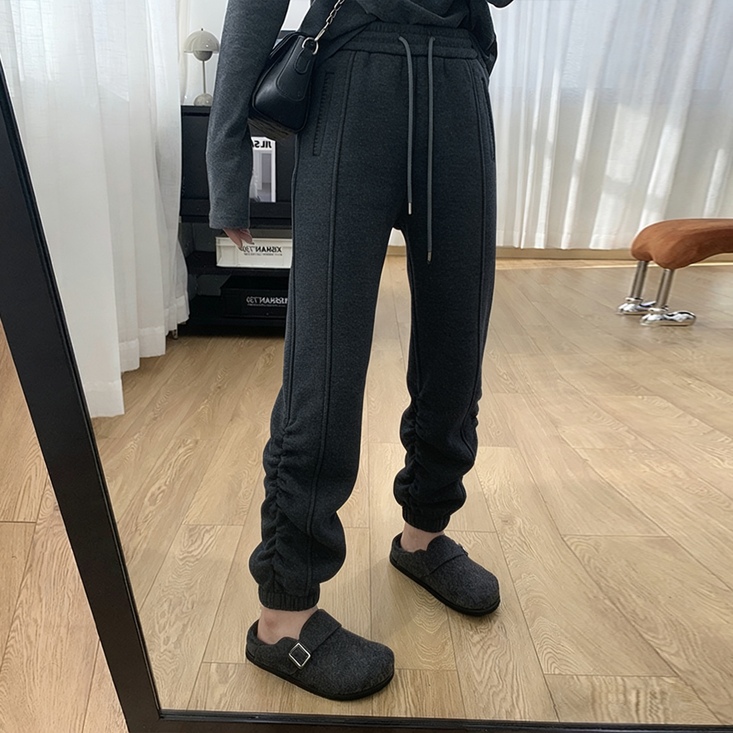 深灰色褶皱设计感束脚休闲裤子女