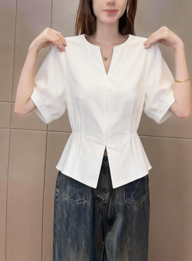 法式泡泡袖白色v领短袖上衣女2026夏季收腰显瘦遮肉通勤气质女装