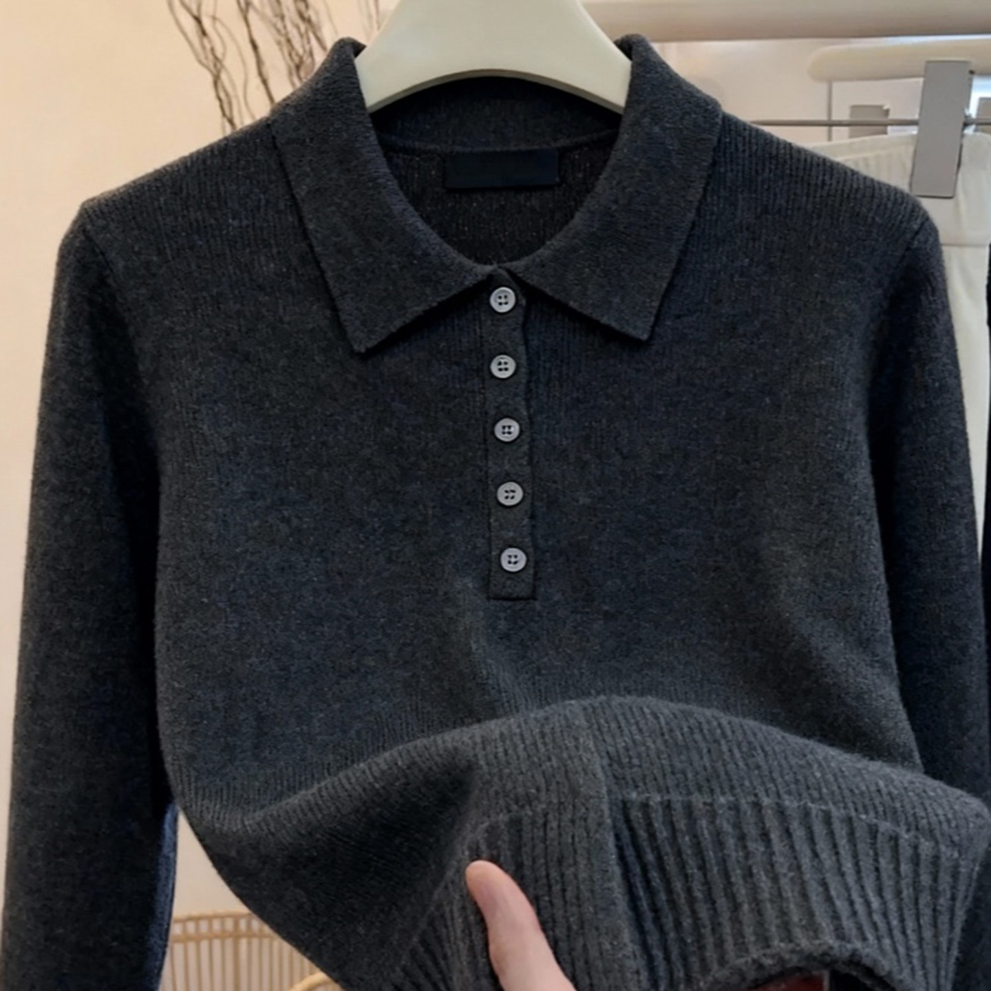 休闲极简风灰色Polo领针织衫女装