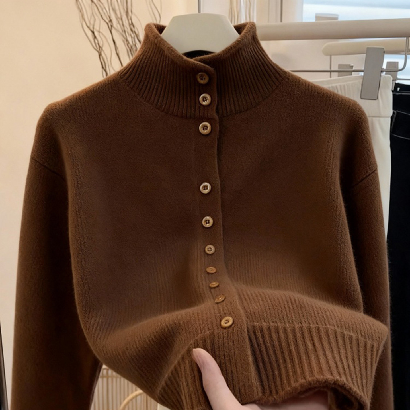 美拉德穿搭棕色休闲风高领针织衫