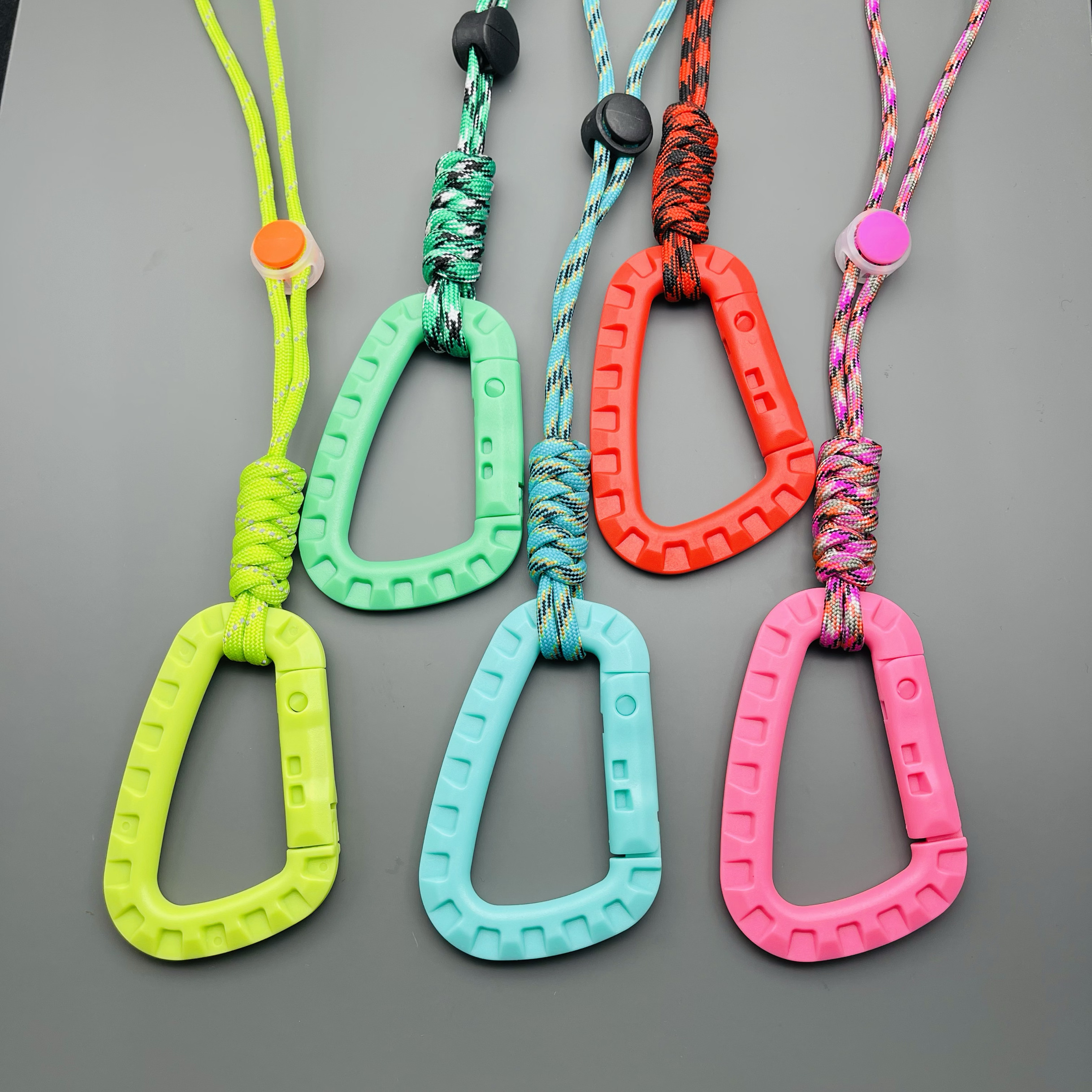 伞绳编织户外水瓶扣挂钩便携式水壶挂绳多功能登山背包EDC快挂扣