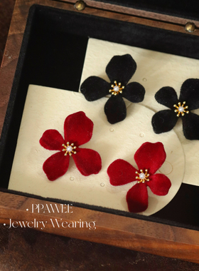 半岛绒花|红色丝绒花朵耳钉秋冬复古耳环2026新款爆款高级感耳饰