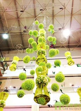 绿色主题美陈商场开业店庆吊篮布置天井挂件节日氛围装饰卖场摆件