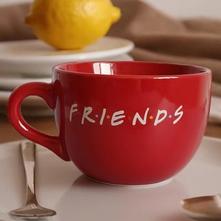 美剧老友记咖啡早餐牛奶杯带盖勺微波炉可加热陶瓷水杯本命年红色
