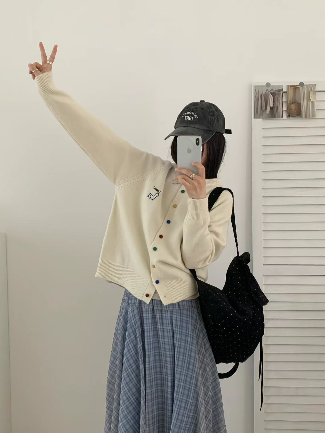 韩版软糯刺绣开衫毛衣女款2025新款春秋慵懒高级感设计感针织上衣