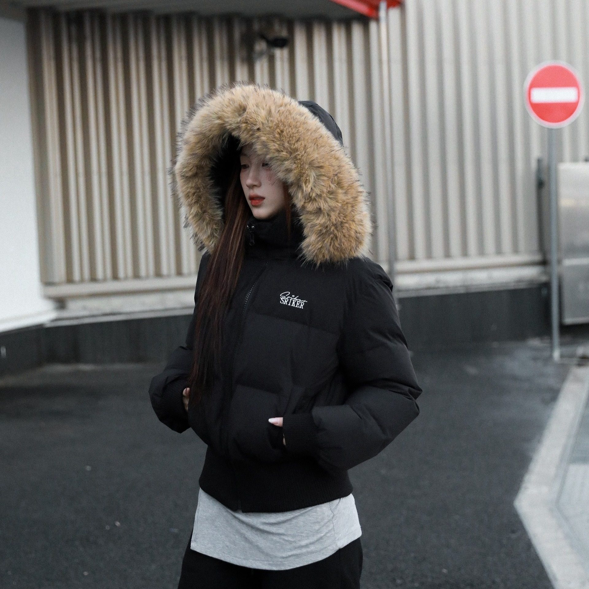 冬季短款加厚保暖毛领连帽时尚棉服收腰显瘦高级感气质大毛领外套