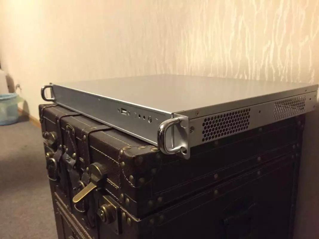 1U服务器I76700K/B150/骇客16G*4/120G固态 - 实物图
