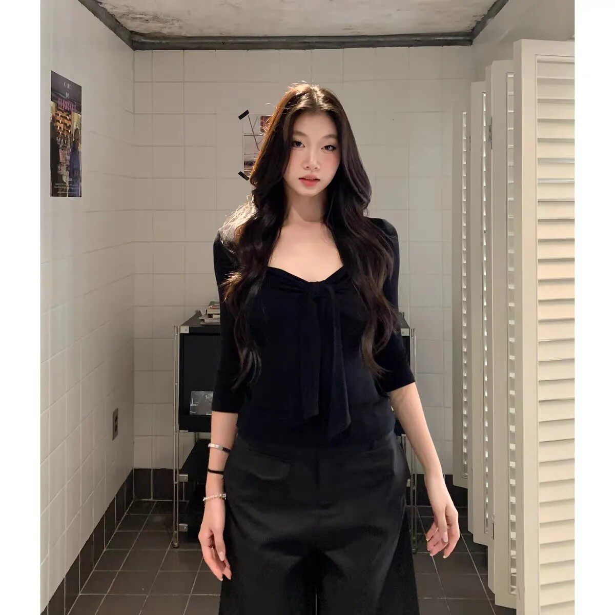 蝴蝶结正肩女t恤夏季新款收腰纯欲修身显瘦低领黑色上衣女中袖潮