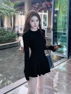 黑色轻奢小众清冷感修身收腰连衣裙新款精致名媛千金辣妹长袖短裙