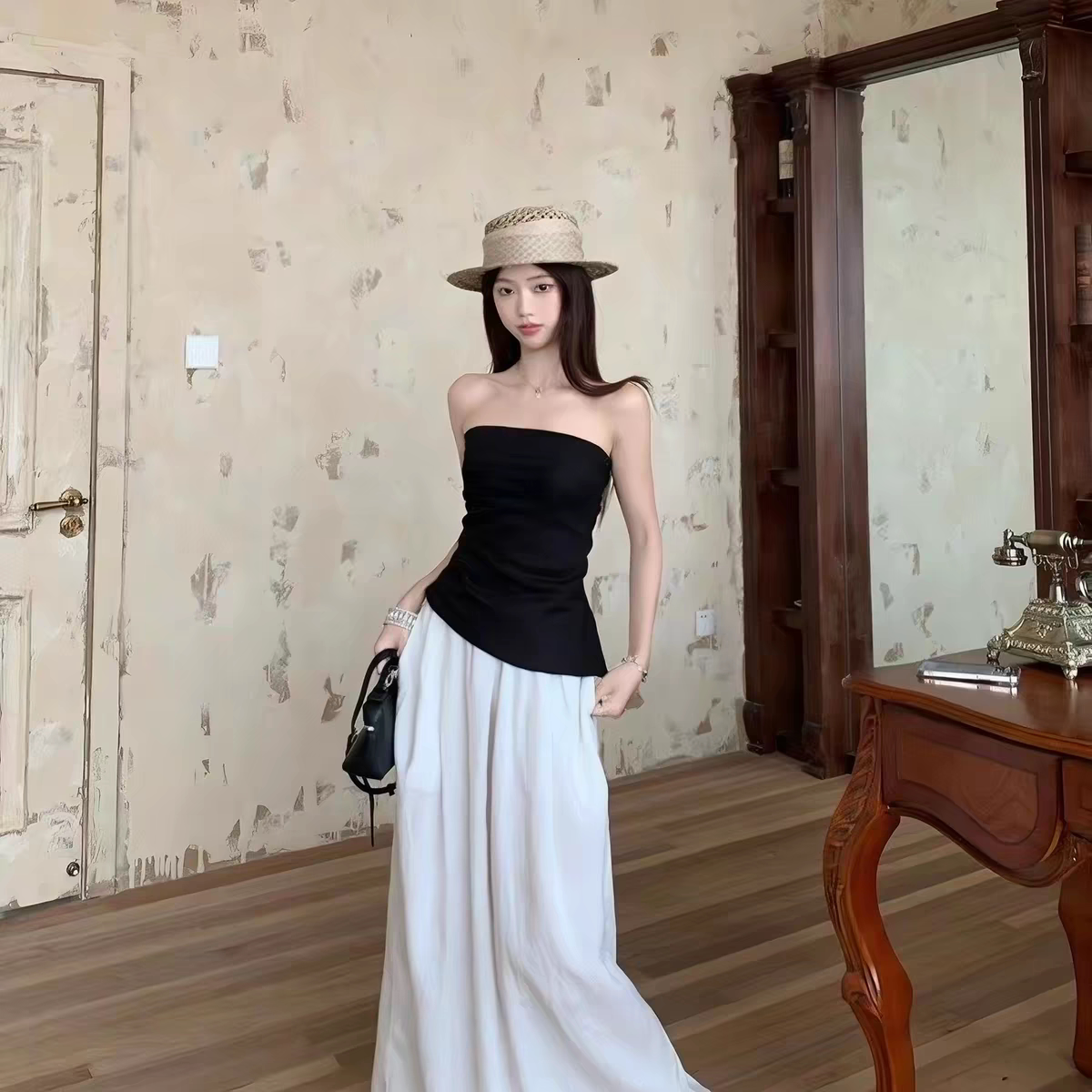 黑色性感不规则抹胸背心女装夏季新款设计感修身显瘦无袖挂脖上衣