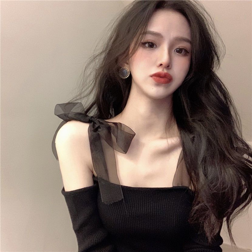 设计感蝴蝶结网纱肩带拼接上衣女秋冬季新款露肩一字领时尚针织衫