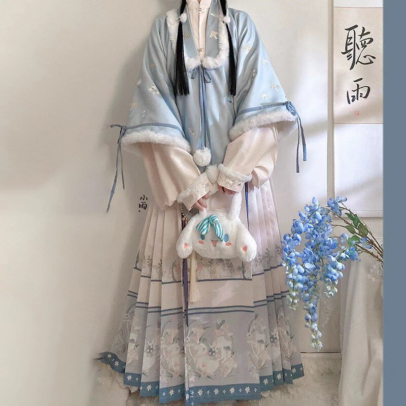 【出租】仙楚姬汉服蘑菇兔明制比甲马面裙立领琵琶袖秋冬伴娘伴郎图片