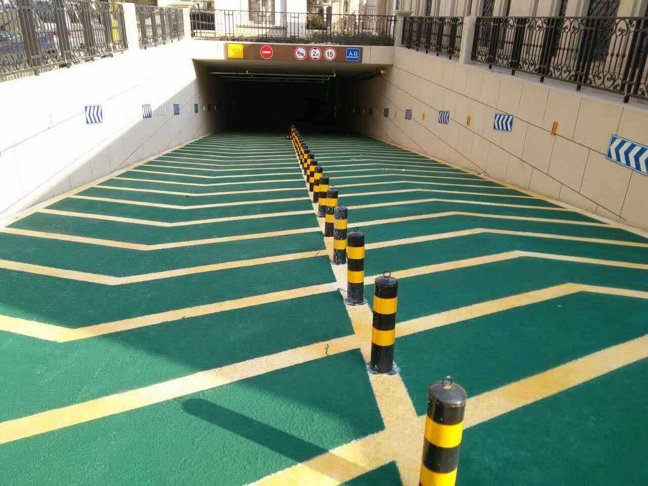 无震动止滑坡道地坪 地下车库坡道 防滑坡道 防汽车止滑施工苏州