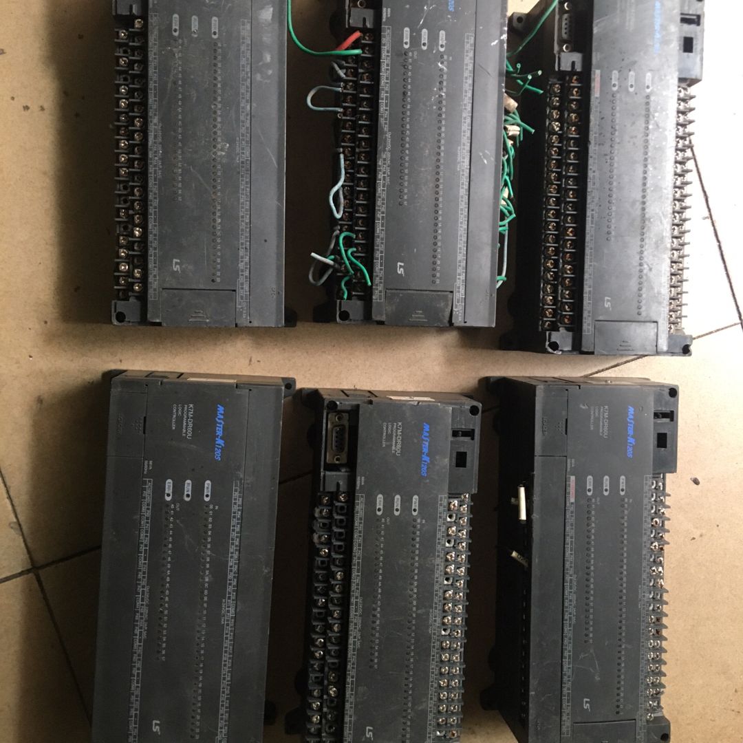 韩国LS产电PLC控制器K7M-DR60U(N)  成色如图