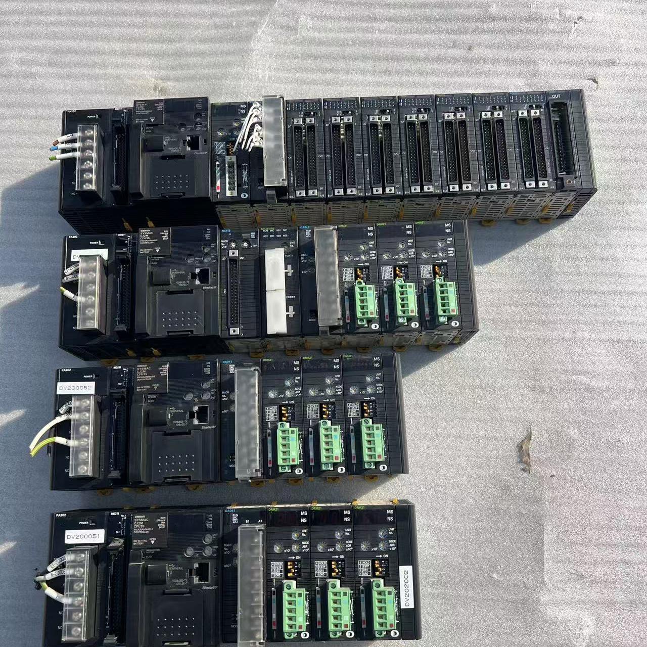 PLC一套 CJ2M-CPU35主控 有四套具体型号如