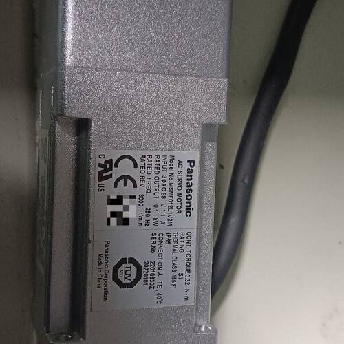 出售伺服电机 型号MSMF012L1V2M 100W 带