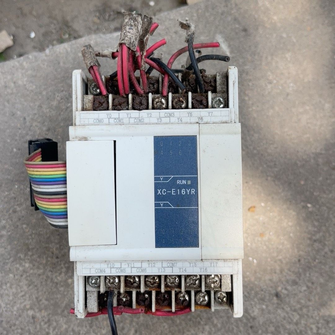 扩展模块 XC-E16YR 拆机件 功能正常 螺丝