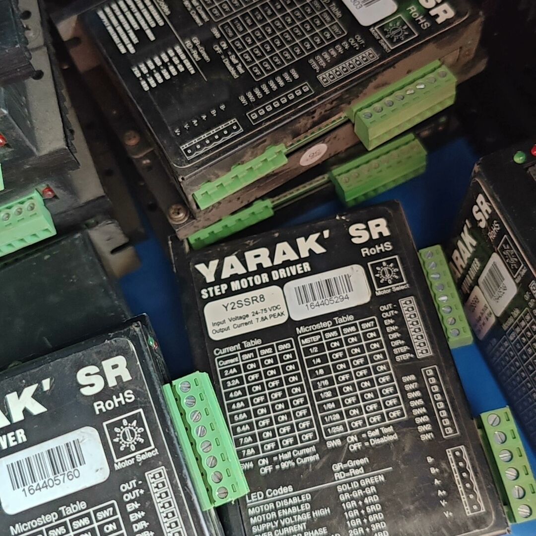 Y2SSR8 拆机信浓步进驱动器  功能正常 包好