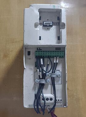 海利普变频器HLP-NV 型号：hlpnv04d043b。4