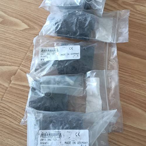 德国隆堡 PAAS  0911 ANC101  连接器 共5