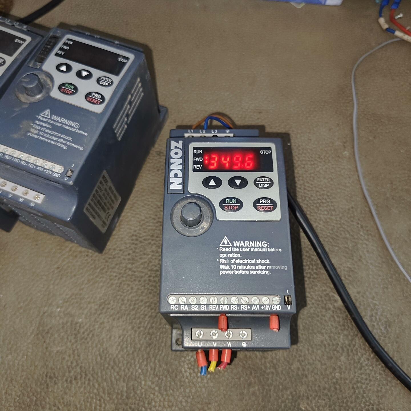 #变频器220V 众辰1.5KW变频器 NZ100一1R5G