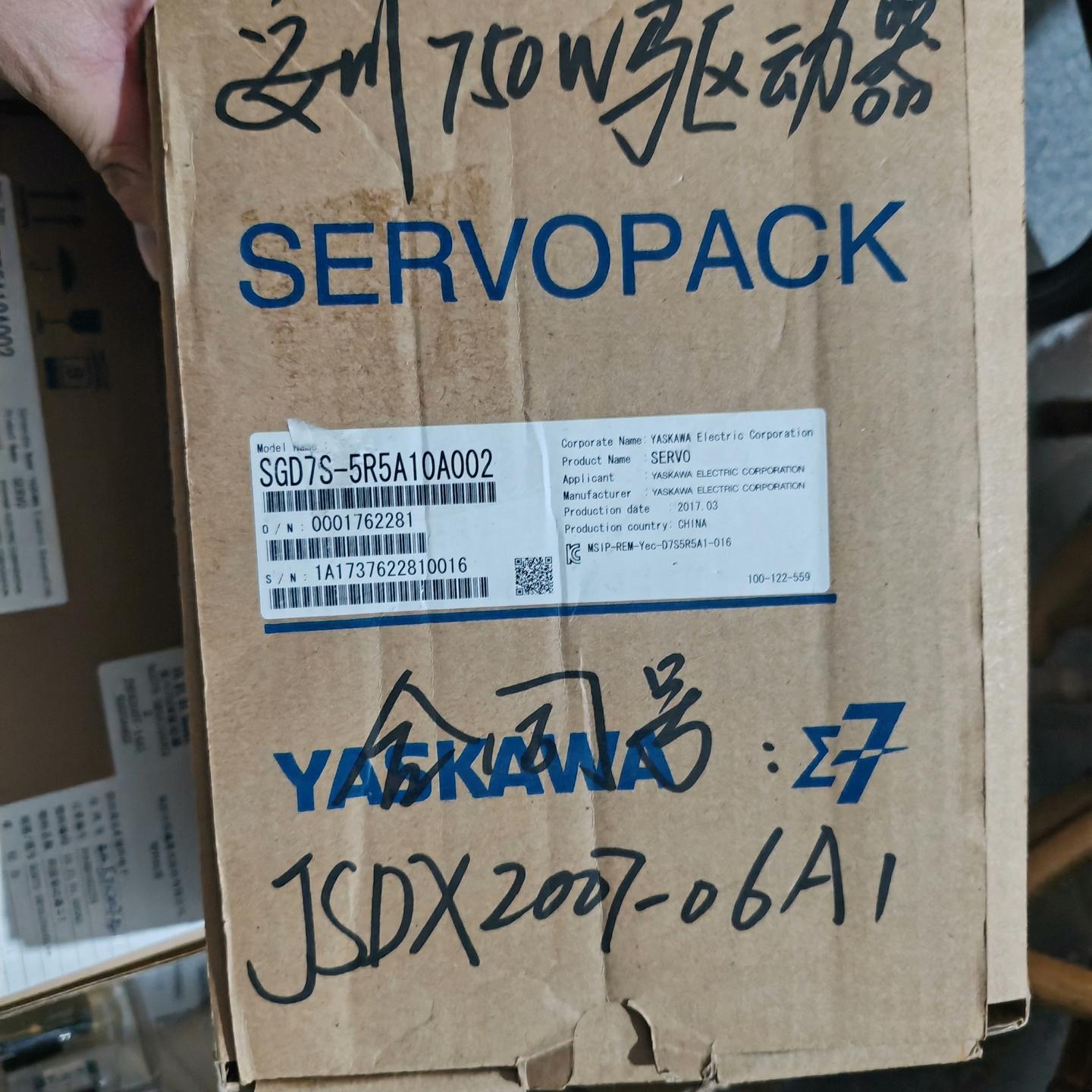 安川驱动器SGD7S-5R5A10A002