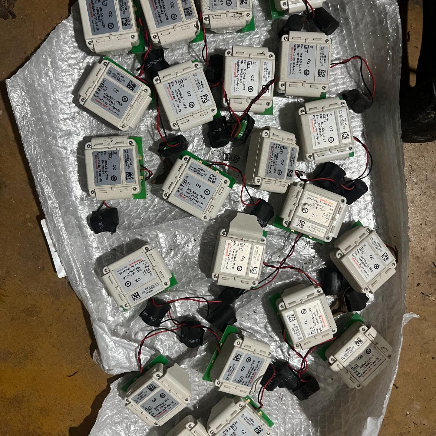 气体探测器探头拆机件。成色如图 型号分别