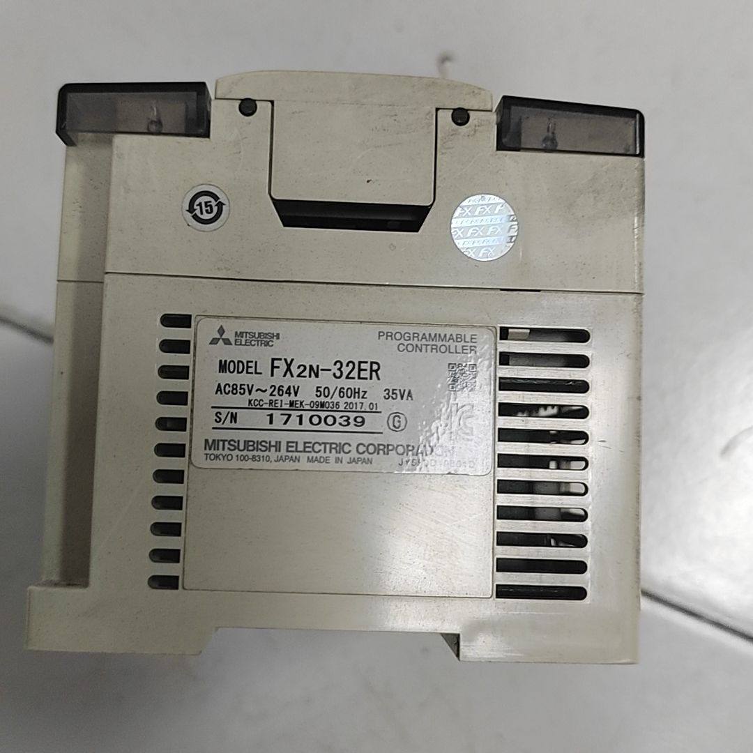 PLC可编程控制器 型号FX2N-32ER 。成