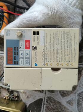 安川vs-606v7变频器（0.75kw380v） 功能正常