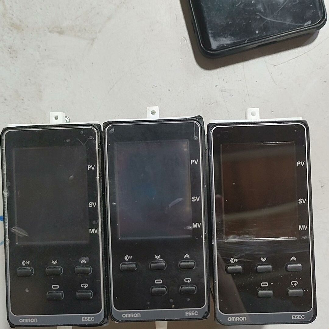 温控器  E5EC-QR2ASM-828 质量保证漂亮