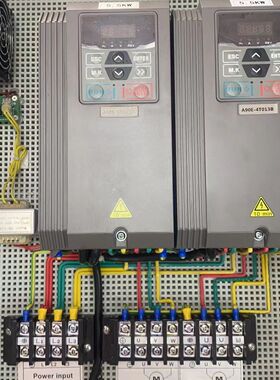 正弦变频器A90E-4T013B 380V5.5KW2台 装