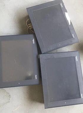 触摸屏XBTORT5330 XBT0RT5330 实物