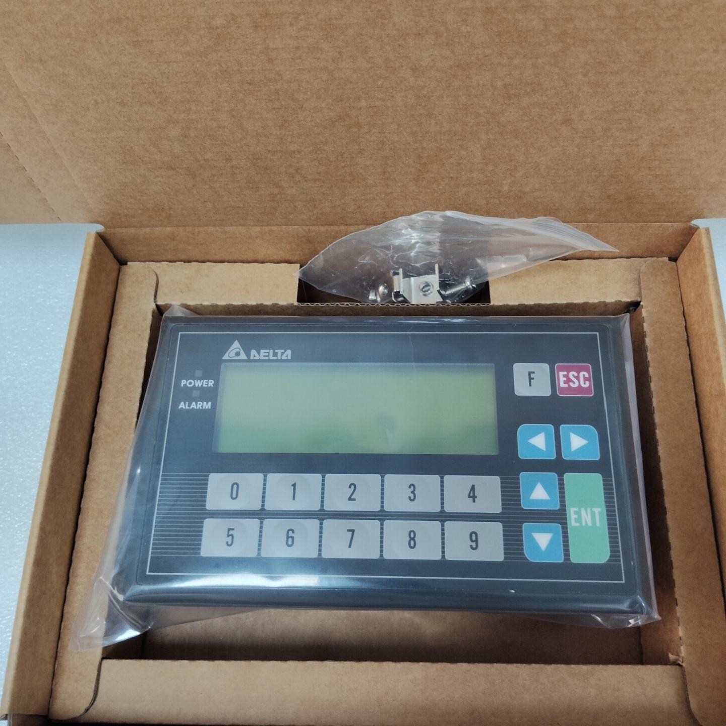 台达人机界面 TP04P-32TR1R 99新带 功