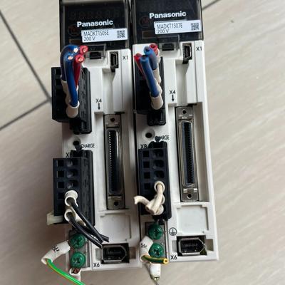 驱动器MADKT1505E 100W和200W各一个 功