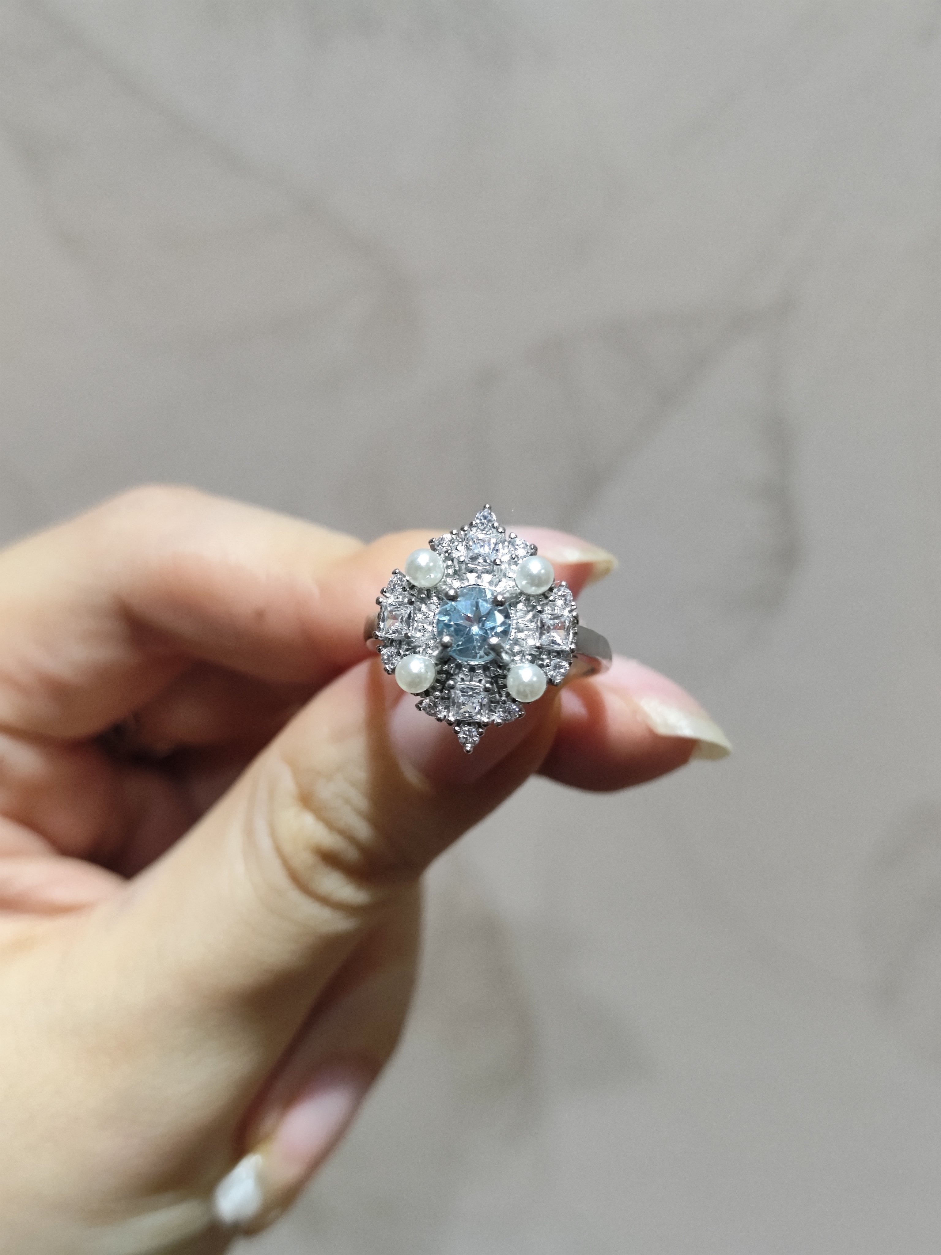 2025新品轻奢豪镶重工款海蓝宝珍珠钛钢托指环开口可调节戒指饰品