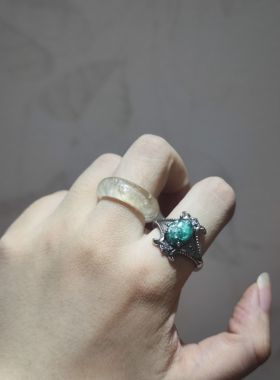 2025新品小众轻奢复古托祖母绿天然水晶开口调节戒指饰品礼物